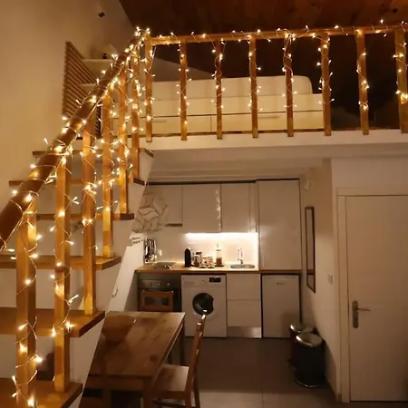 Center Balcony Patio 2 *