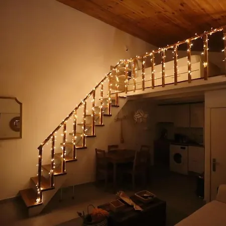 Center Balcony Patio 2 *