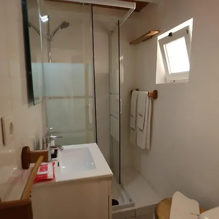 Center Balcony Patio 2 *